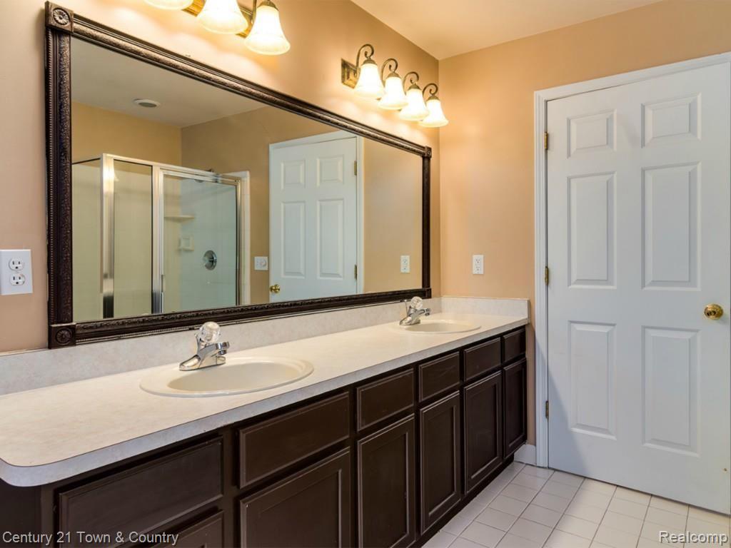 1948 South Shore Drive Rochester, MI 48307 - Photo 13 of 17 MHP_2015-02-26_25001_Merged.jpg
