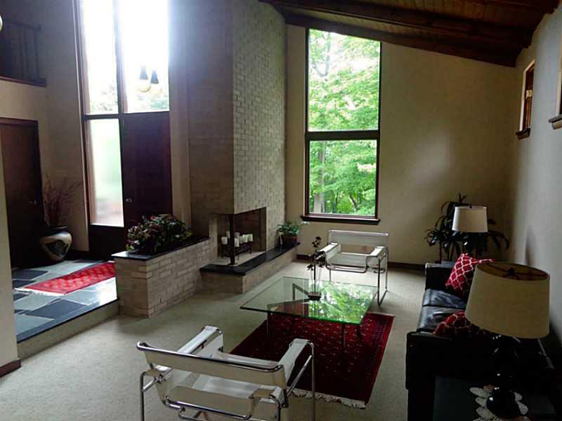 Living Room. 