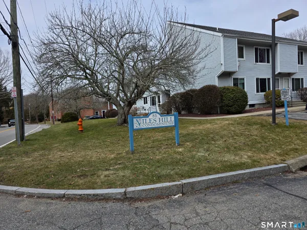 $1,400 | 85 Niles Hill Road, Unit 13, New London, CT 06320