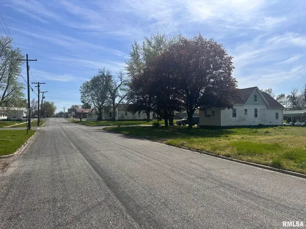 $5,000 | 617 North East Street, Jacksonville, IL 62650