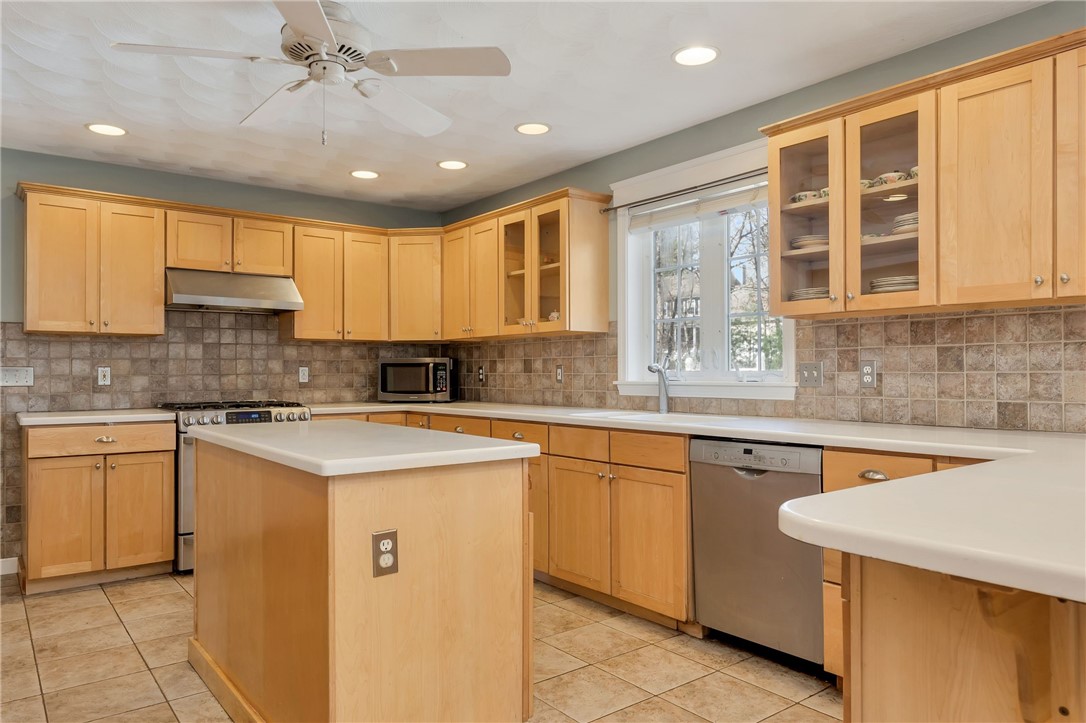 60 Blue Ridge Drive Charlestown, RI 02813 - Photo 8 of 50