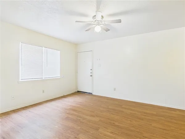 $650 | 401 Boyett Street, Unit C, College Station, TX 77840