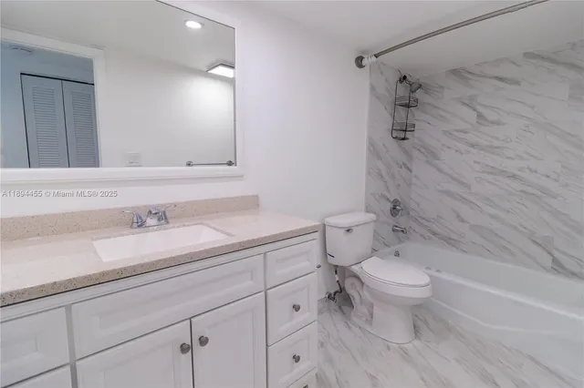 $2,100 | 14611 North Kendall Drive, Unit 208L, Miami, FL 33186