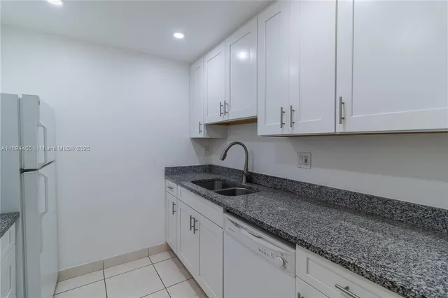 $2,100 | 14611 North Kendall Drive, Unit 208L, Miami, FL 33186