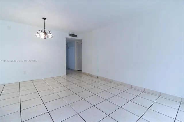 $2,100 | 14611 North Kendall Drive, Unit 208L, Miami, FL 33186