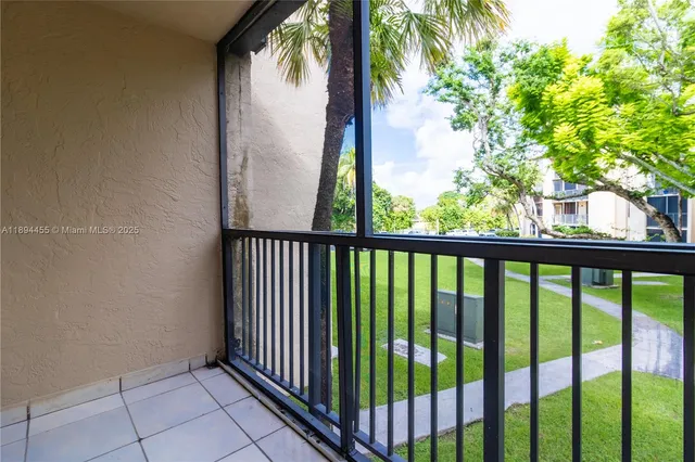 $2,100 | 14611 North Kendall Drive, Unit 208L, Miami, FL 33186