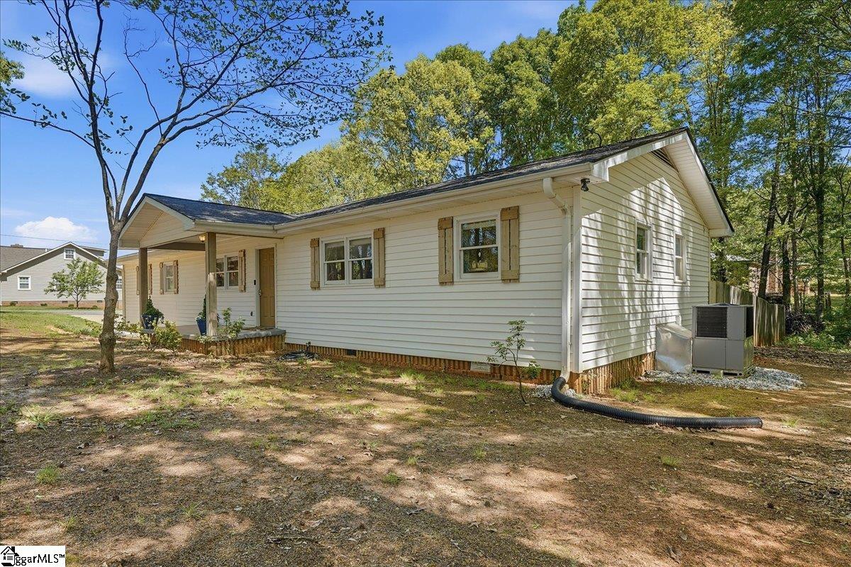 501 Hickory Lane Pendleton, SC 29670 - Photo 2 of 33