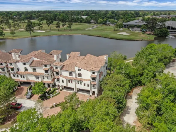 $1,764,000 | 22 Lakeside Cove, The Woodlands, TX 77380