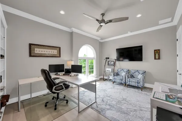 $1,764,000 | 22 Lakeside Cove, The Woodlands, TX 77380