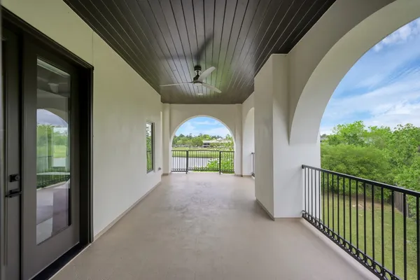 $1,764,000 | 22 Lakeside Cove, The Woodlands, TX 77380