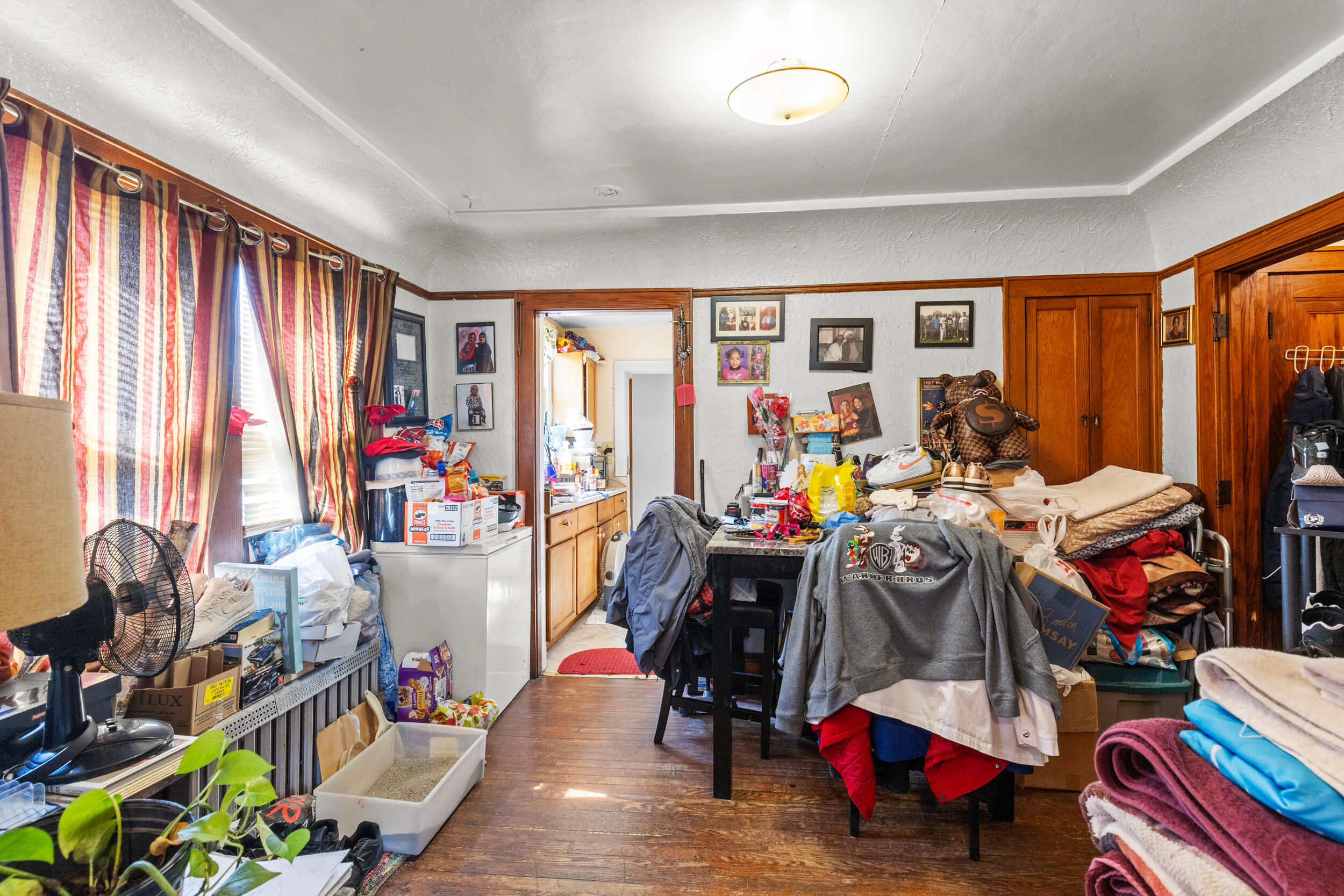 813 South Shea Avenue Milwaukee, WI 53215 - Photo 11 of 30 Living Area