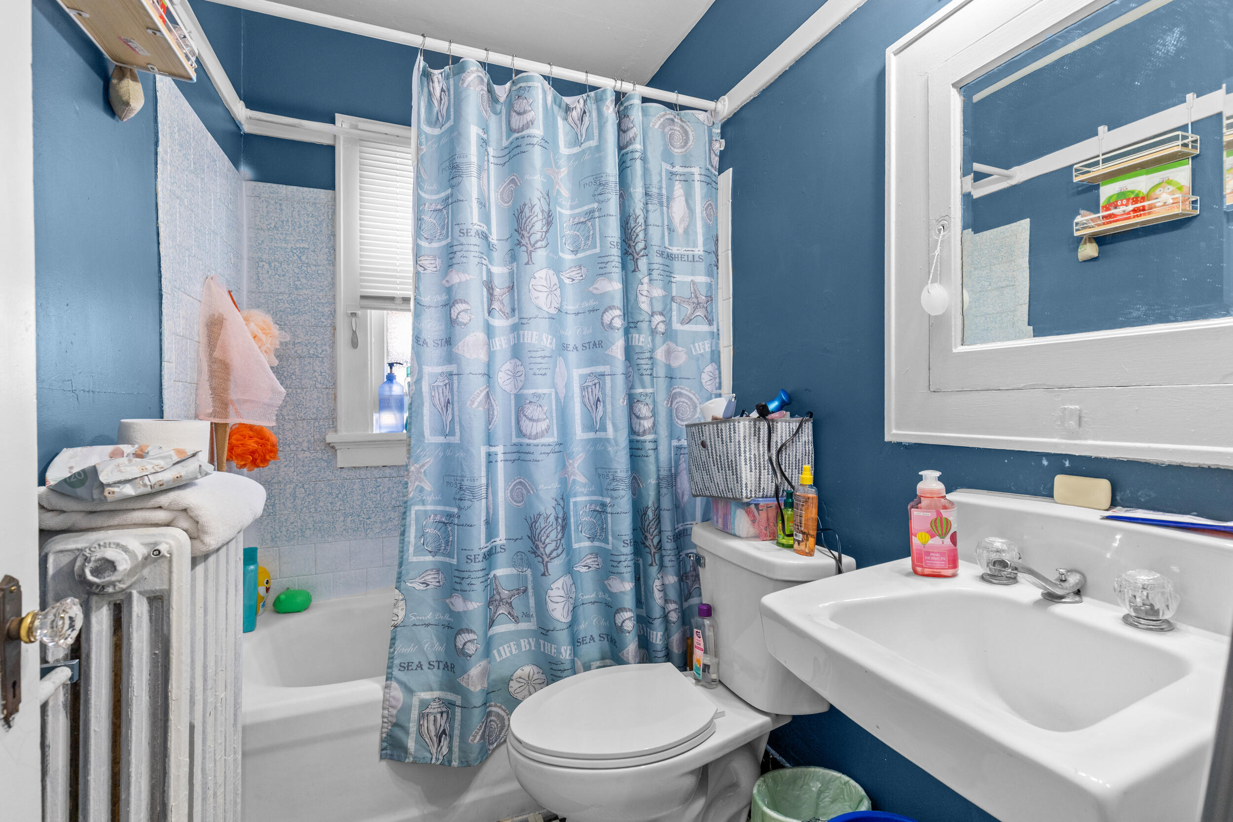 813 South Shea Avenue Milwaukee, WI 53215 - Photo 25 of 30 Bathroom