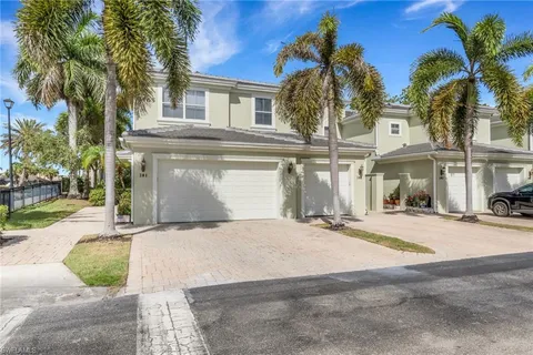 $450,000 | 1465 Mariposa Circle, Unit 201, Naples, FL 34105