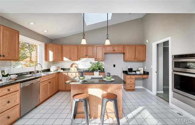 $649,900 | 2074 Woodmoor Ridge Drive, Wildwood, MO 63011