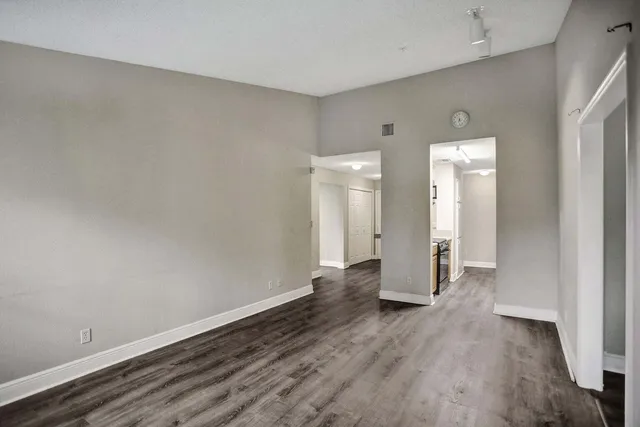 $2,000 | 2301 North Congress Avenue, Unit 21, Boynton Beach, FL 33426