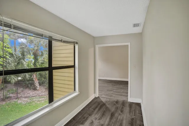 $2,000 | 2301 North Congress Avenue, Unit 21, Boynton Beach, FL 33426