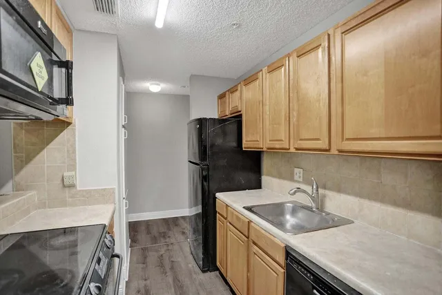 $2,000 | 2301 North Congress Avenue, Unit 21, Boynton Beach, FL 33426