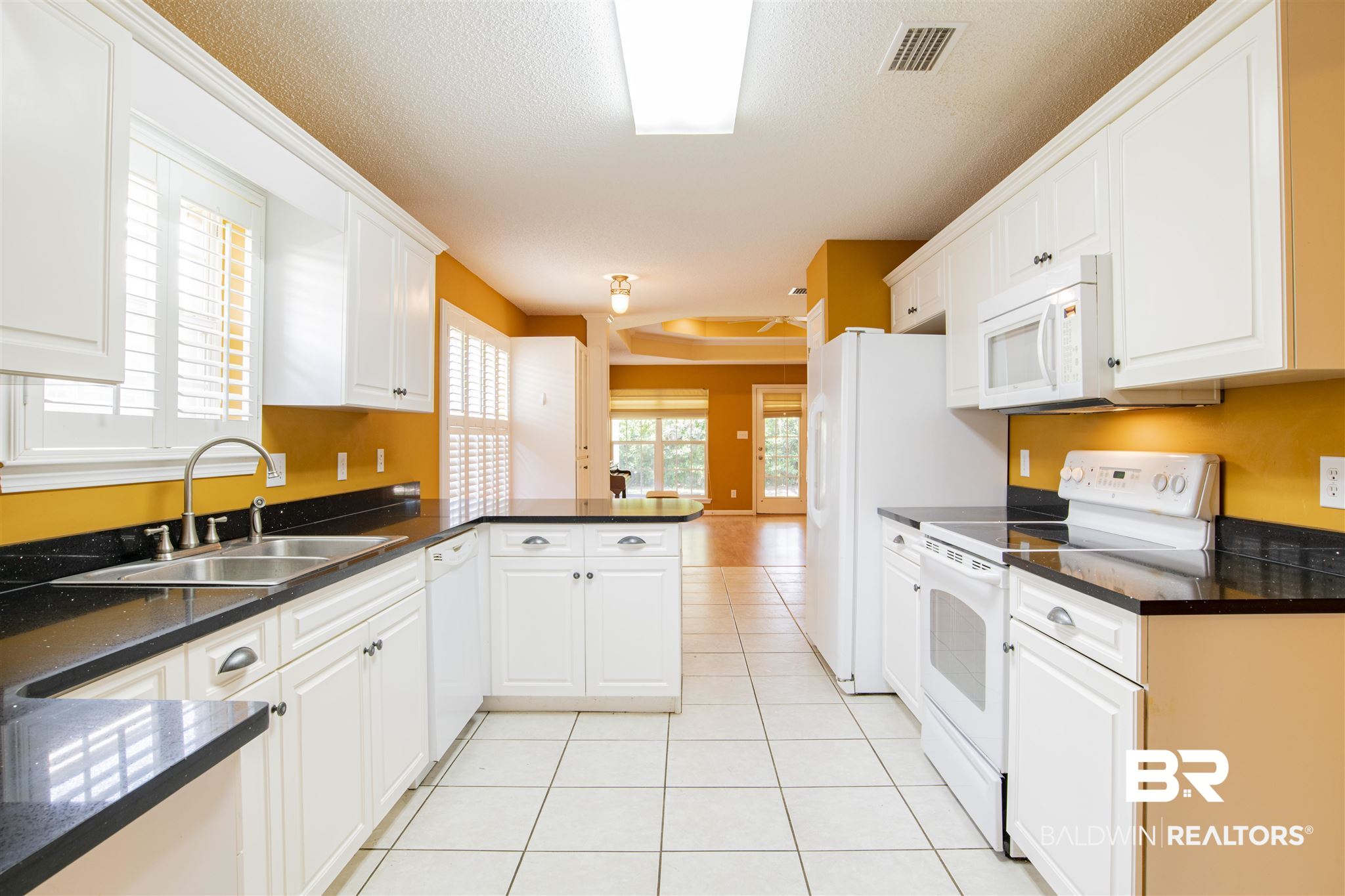 1621 Woodbridge Circle East Foley, AL 36535 - Photo 7 of 27