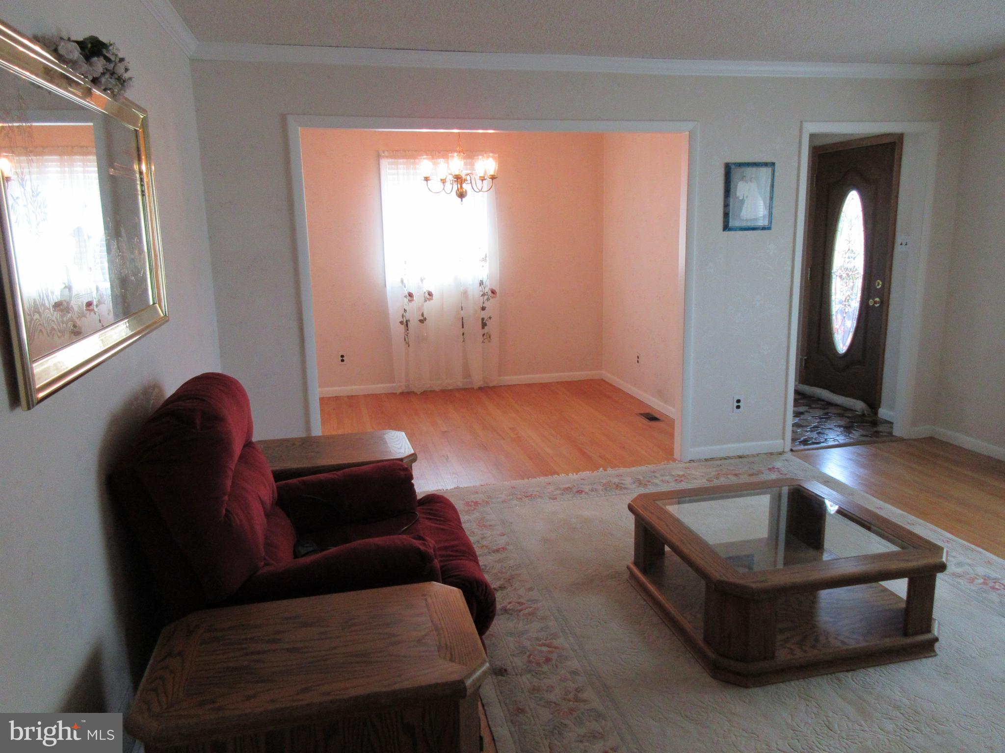 14 Dryden Road New Castle, DE 19720 - Photo 8 of 35 Livingroom