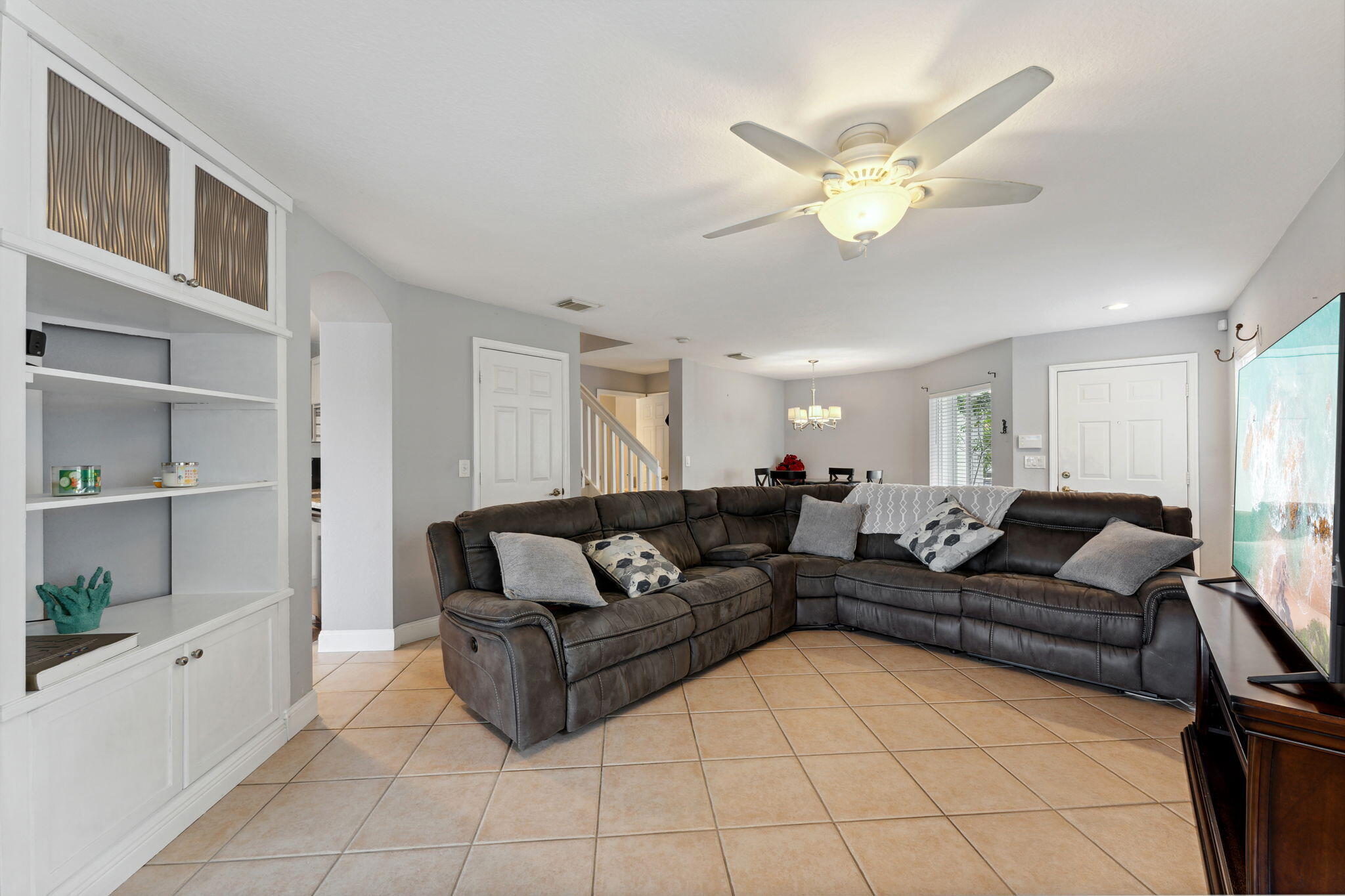 8027 Big Pine Way Riviera Beach, FL 33407 - Photo 7 of 36 Living room