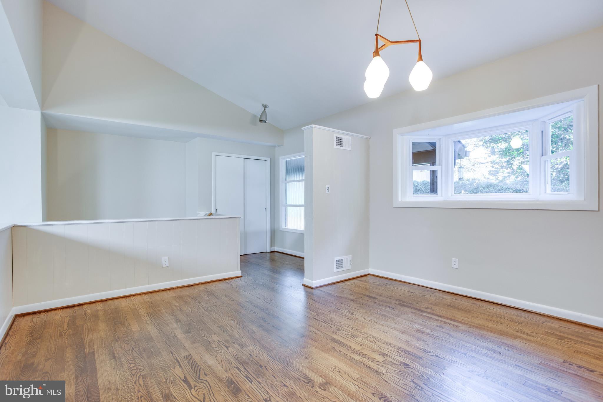 6503 Cardigan Road Bethesda, MD 20817 - Photo 3 of 30 Dining area