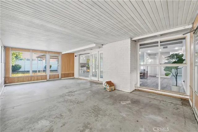 a view of empty room with front door