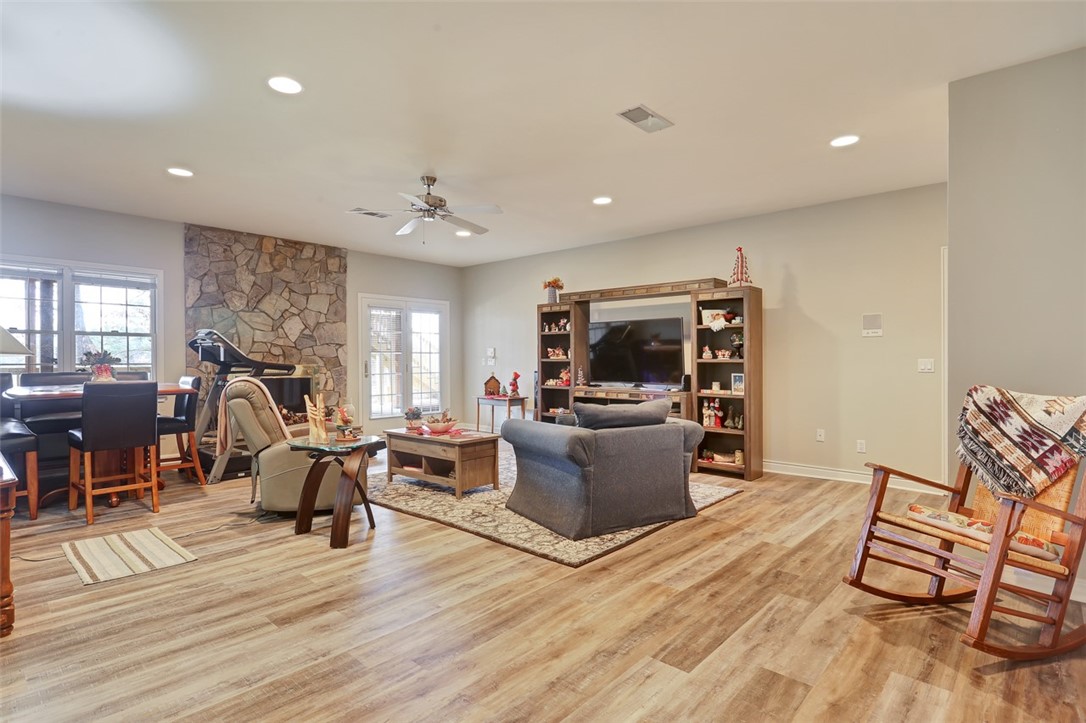 105 Reeder Point Road Fair Play, SC 29643 - Photo 29 of 39 Gallery Image 29