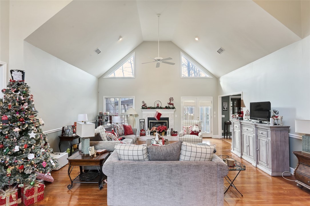 105 Reeder Point Road Fair Play, SC 29643 - Photo 8 of 39 Gallery Image 8