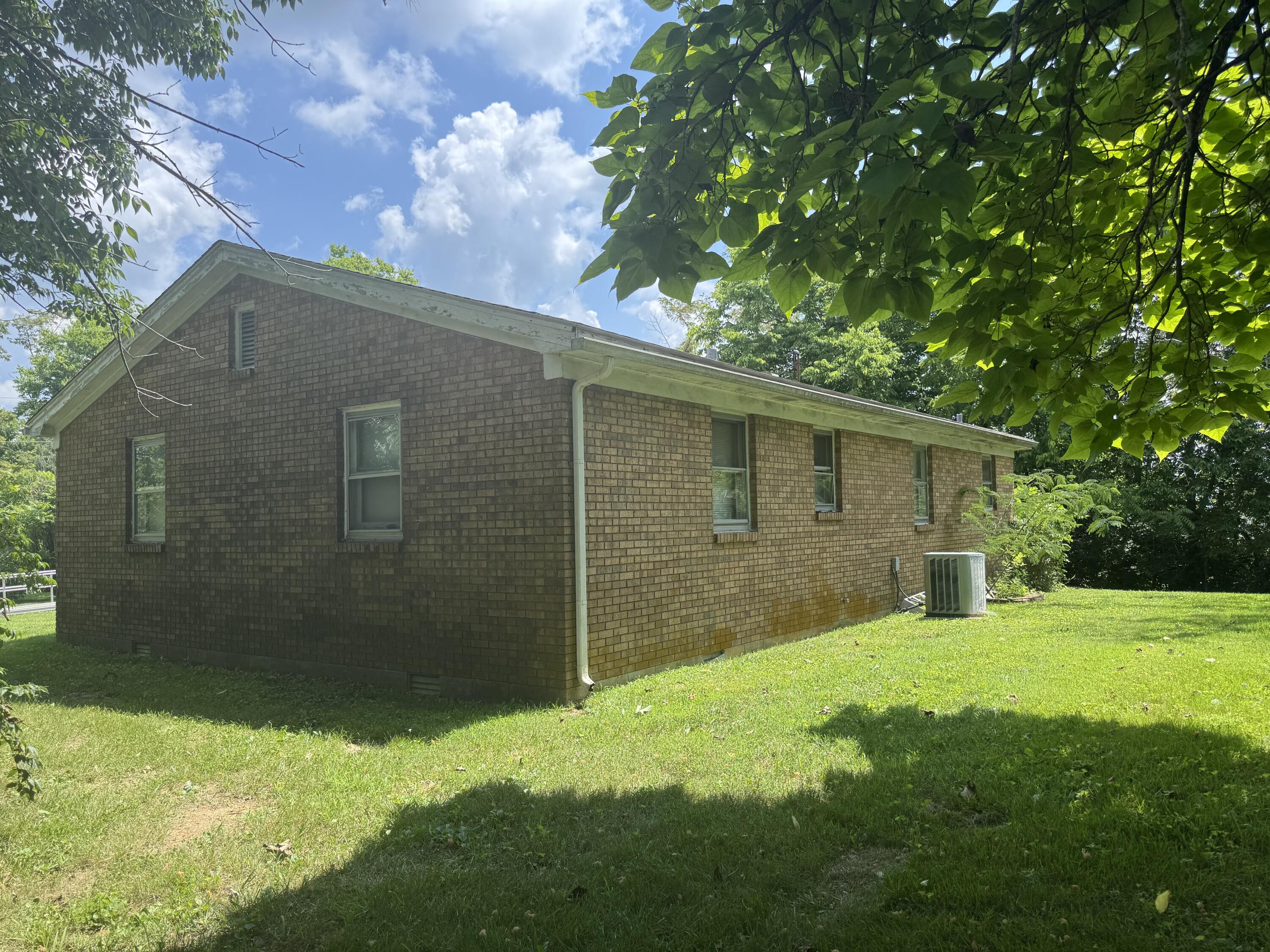 852 Fuzzy Duck Road Lancaster, KY 40444 - Photo 3 of 8 IMG_3495