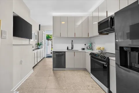 $440,000 | 609 New York Avenue, Unit 1R, Union City, NJ 07087