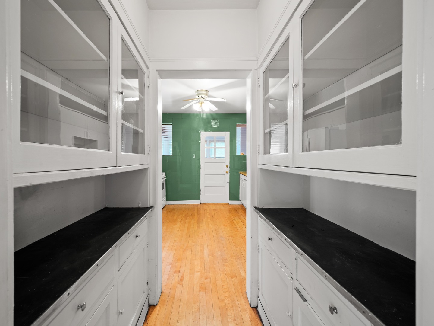 1016 Austin Street Evanston, IL 60202 - Photo 23 of 32