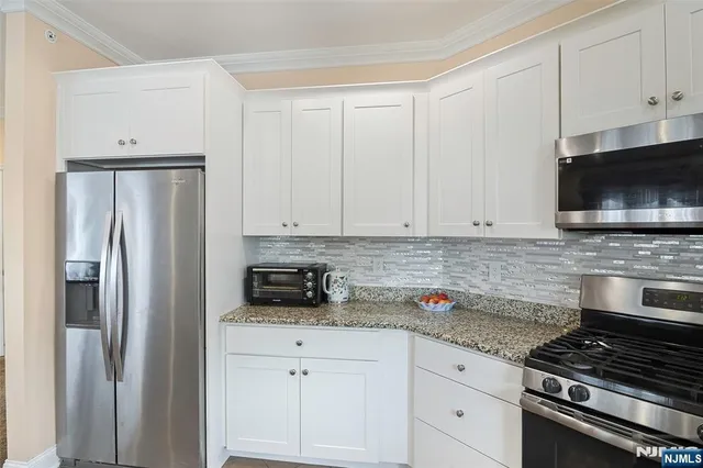 $432,000 | 43 Elston Court, Unit 301, Wanaque, NJ 07420