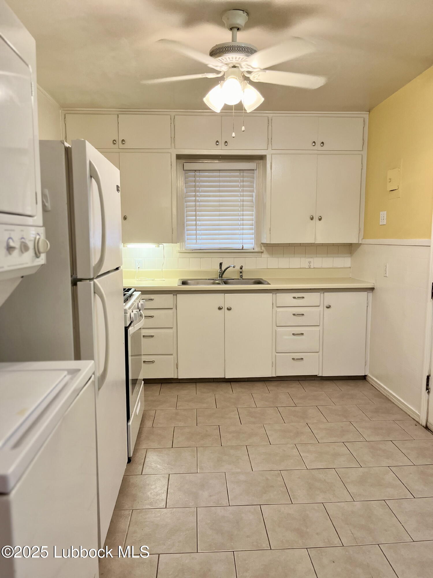 3119 33rd Street, Unit B Lubbock, TX 79410 - Photo 10 of 14 IMG_5685