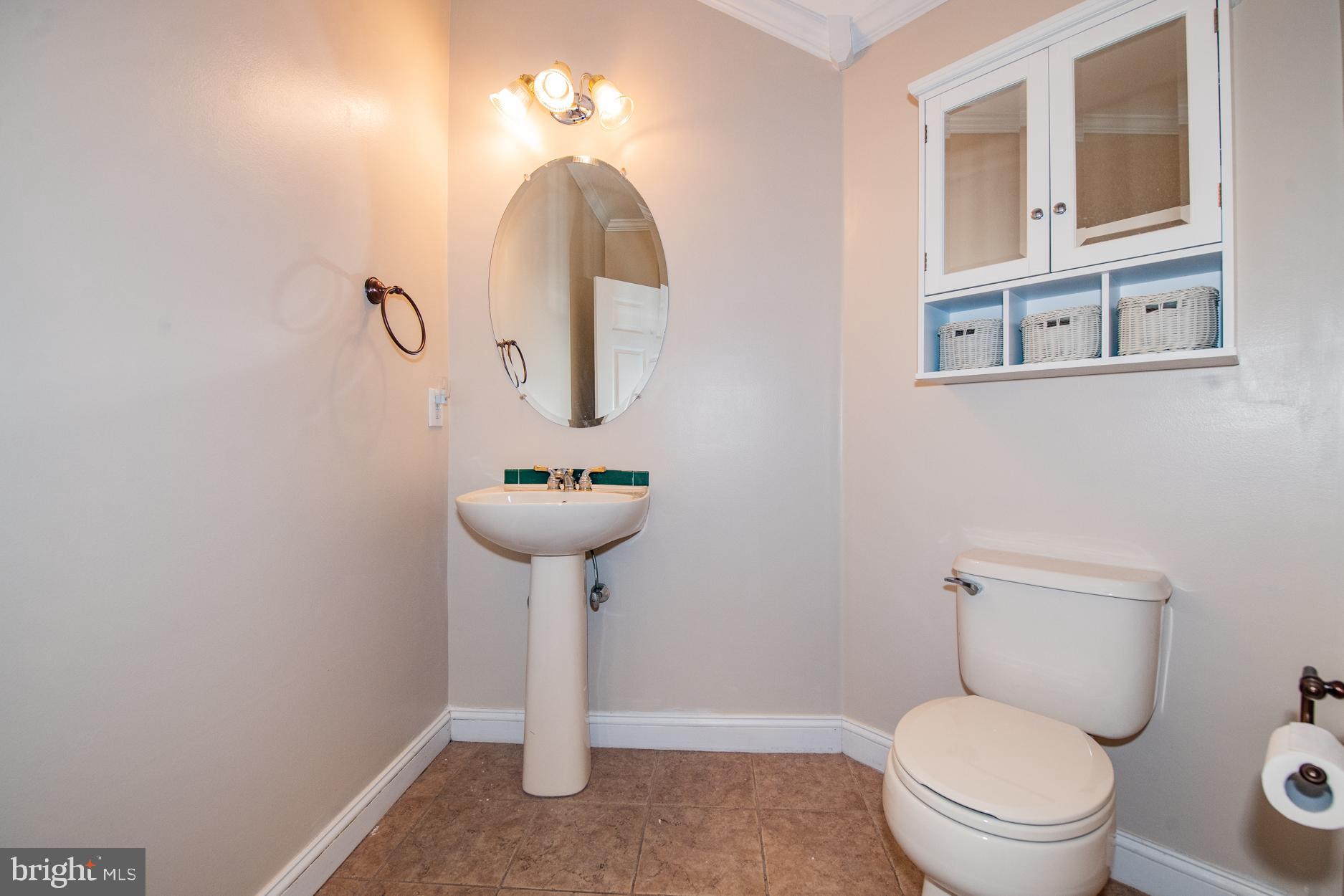 2250 Nottinghamshire Road Furlong, PA 18925 - Photo 25 of 70 Hall Bath