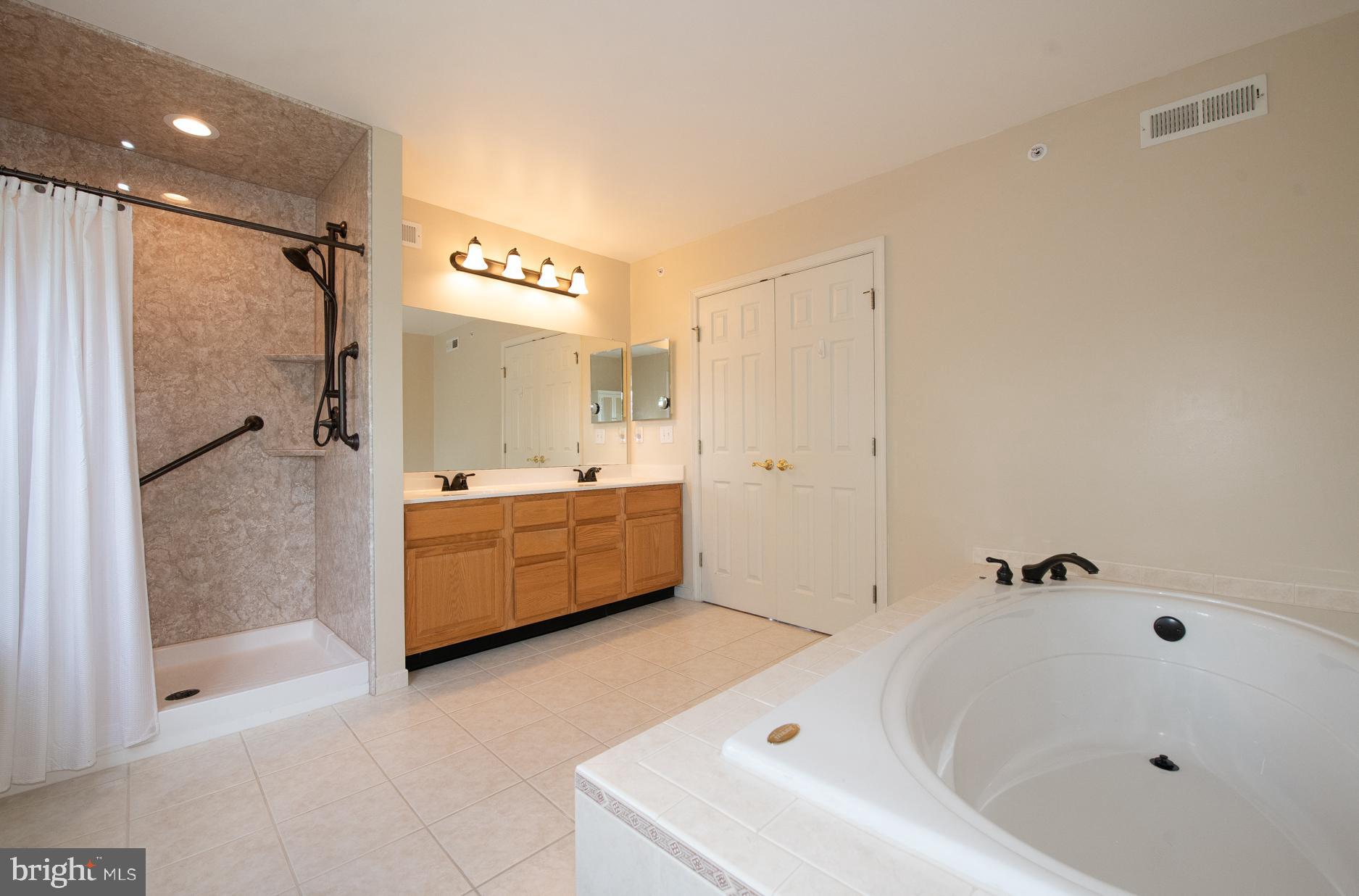 2250 Nottinghamshire Road Furlong, PA 18925 - Photo 31 of 70 Master Bathroom