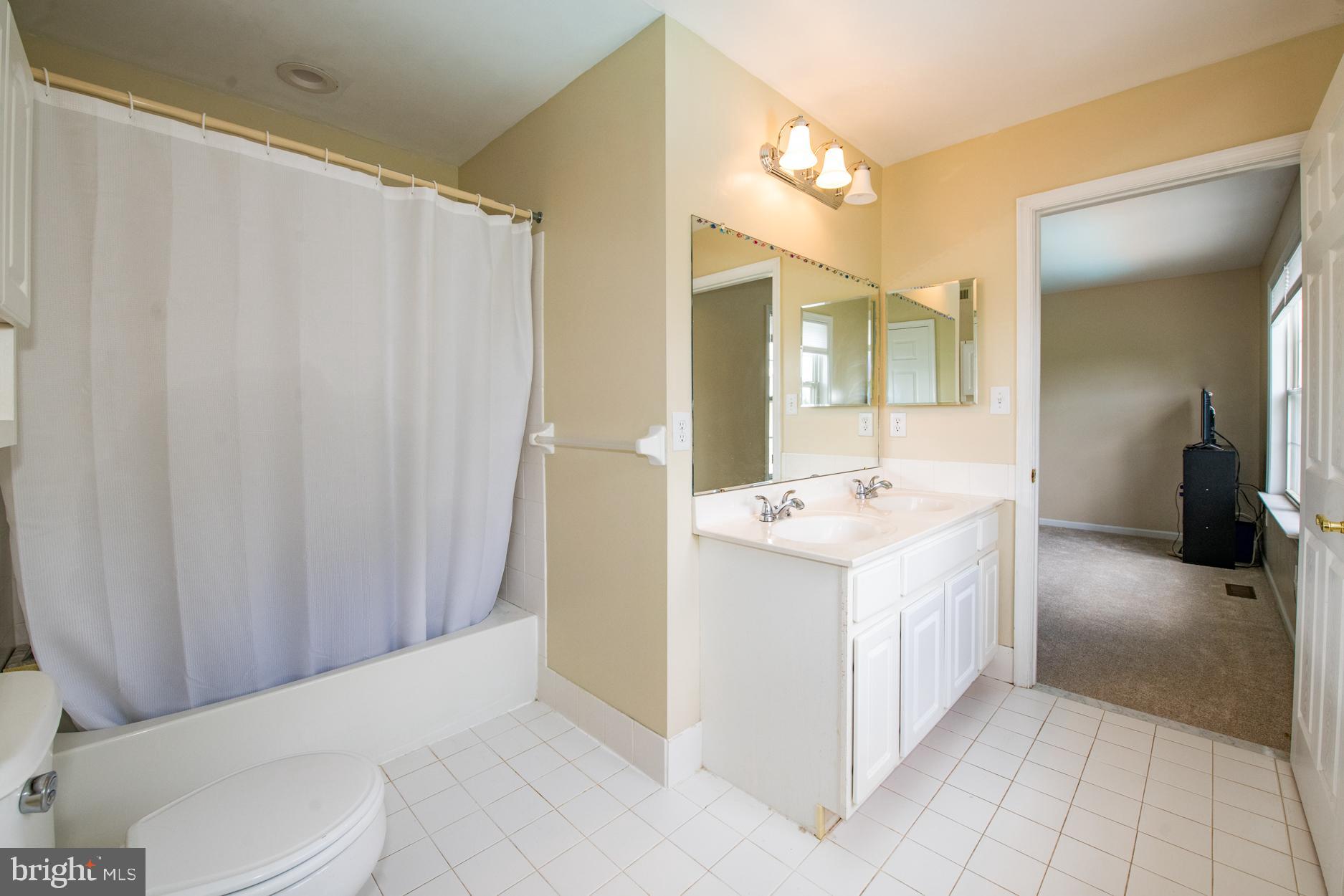 2250 Nottinghamshire Road Furlong, PA 18925 - Photo 39 of 70 Bathroom