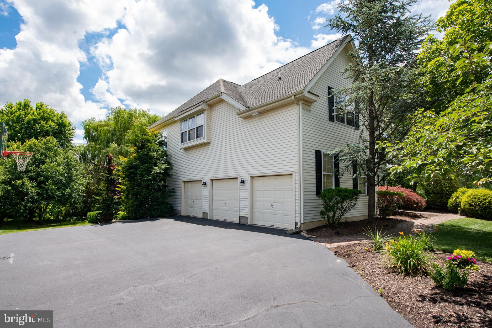 2250 Nottinghamshire Road Furlong, PA 18925 - Photo 65 of 70 3 car garage