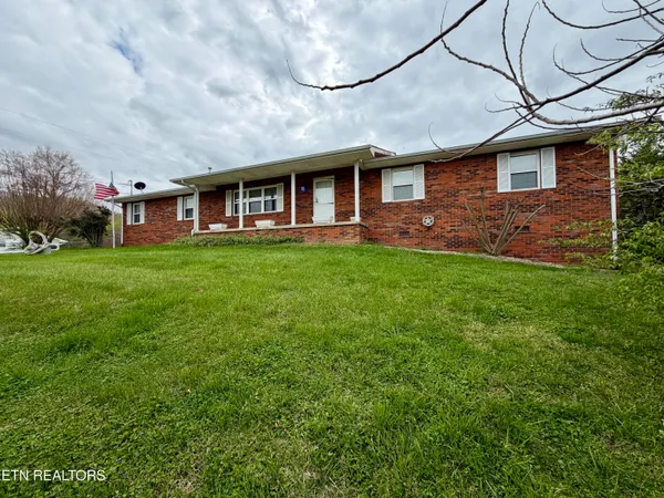 $350,000 | 302 South Apache Road, Clinton, TN 37716