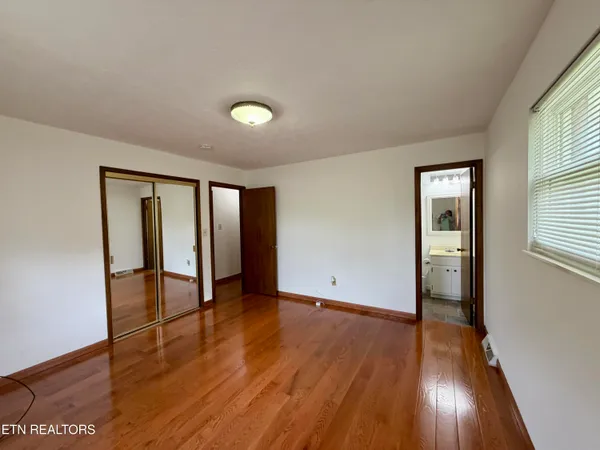 $350,000 | 302 South Apache Road, Clinton, TN 37716