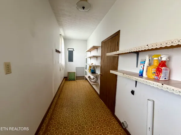 $350,000 | 302 South Apache Road, Clinton, TN 37716