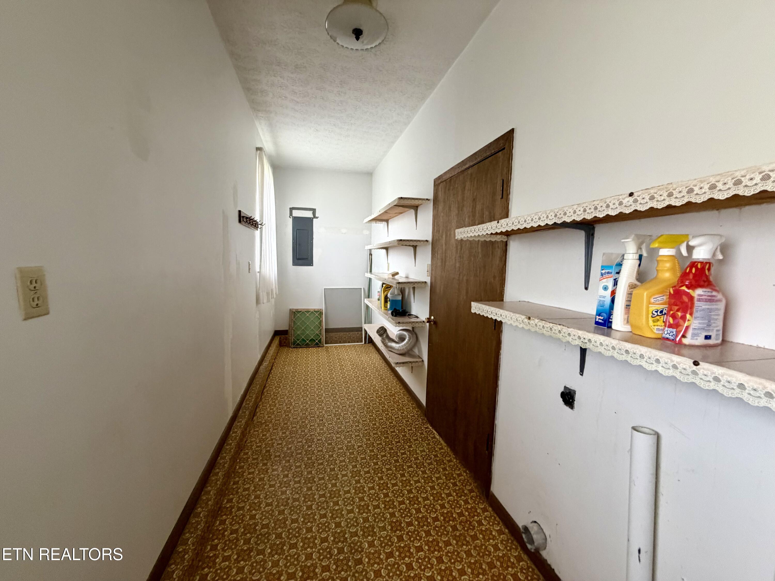 302 South Apache Road Clinton, TN 37716 - Photo 19 of 22 IMG_7932