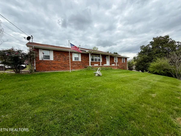 $350,000 | 302 South Apache Road, Clinton, TN 37716