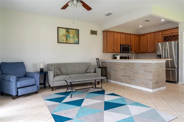 $2,595 | 6941 47th Lane North, Pinellas Park, FL 33781