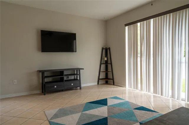 $2,595 | 6941 47th Lane North, Pinellas Park, FL 33781