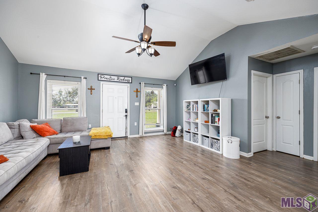 41076 Courtney Road Gonzales, LA 70737 - Photo 8 of 22 Gallery Image 8