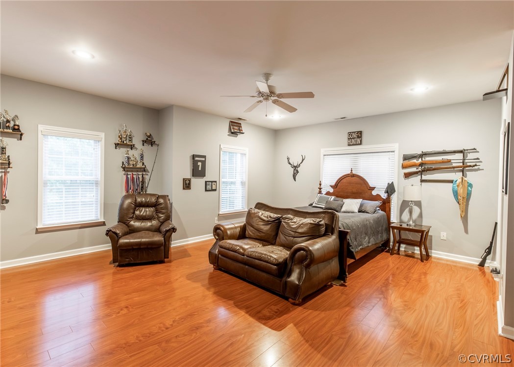 529 Brandywine Road Manquin, VA 23106 - Photo 25 of 50 a living room with furniture and a large window