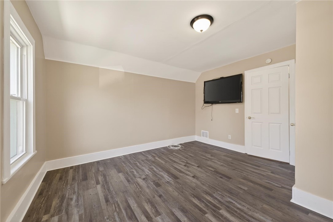 28 Upton Place Rochester, NY 14612 - Photo 25 of 29