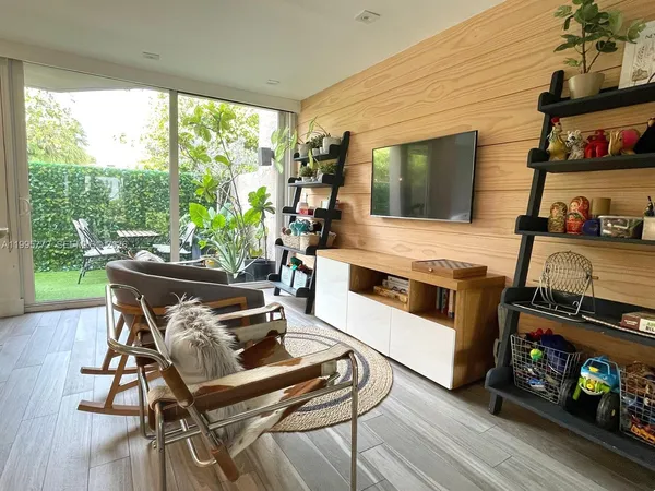 $4,450,000 | 201 Crandon Boulevard, Unit 175, Key Biscayne, FL 33149