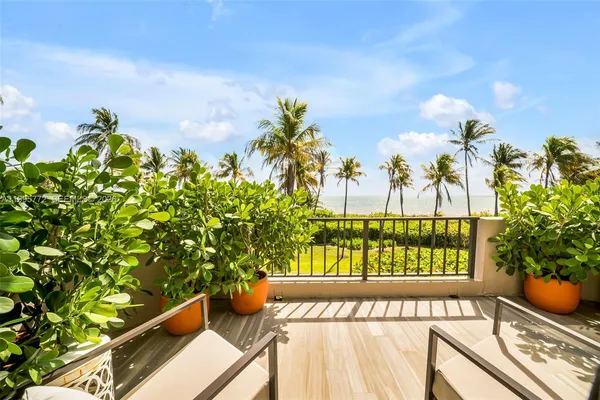 $4,450,000 | 201 Crandon Boulevard, Unit 175, Key Biscayne, FL 33149