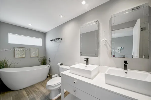 $4,450,000 | 201 Crandon Boulevard, Unit 175, Key Biscayne, FL 33149